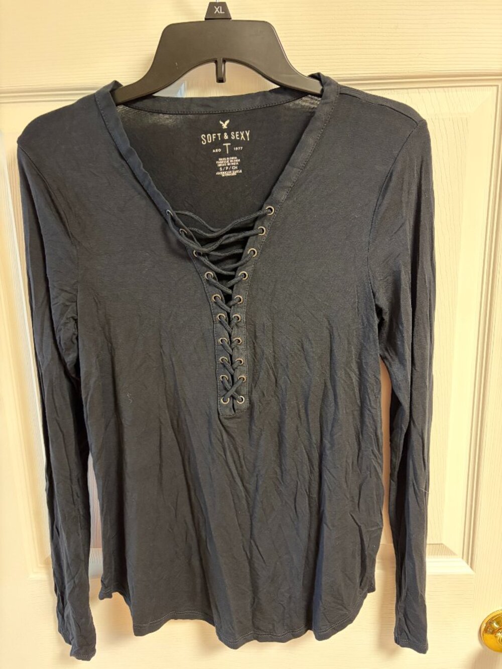 Ladies American Eagle long sleeve Soft & Sexy T black shirt size small NWOT